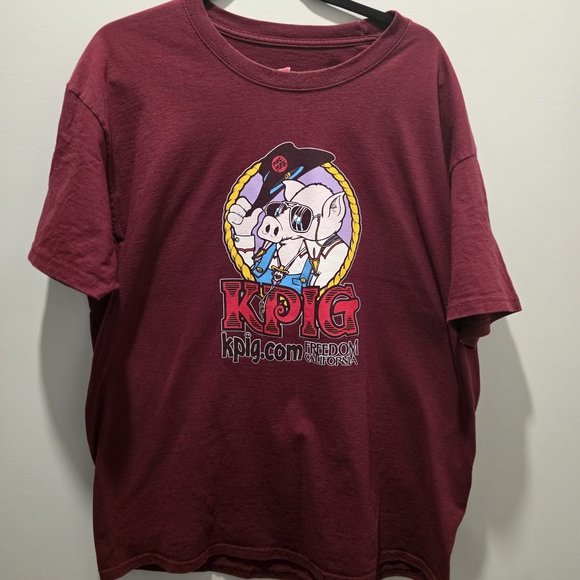 Hanes Other - KPIG Freedom California‎ Hanes Maroon Graphic Tee Pig Prime Streamer